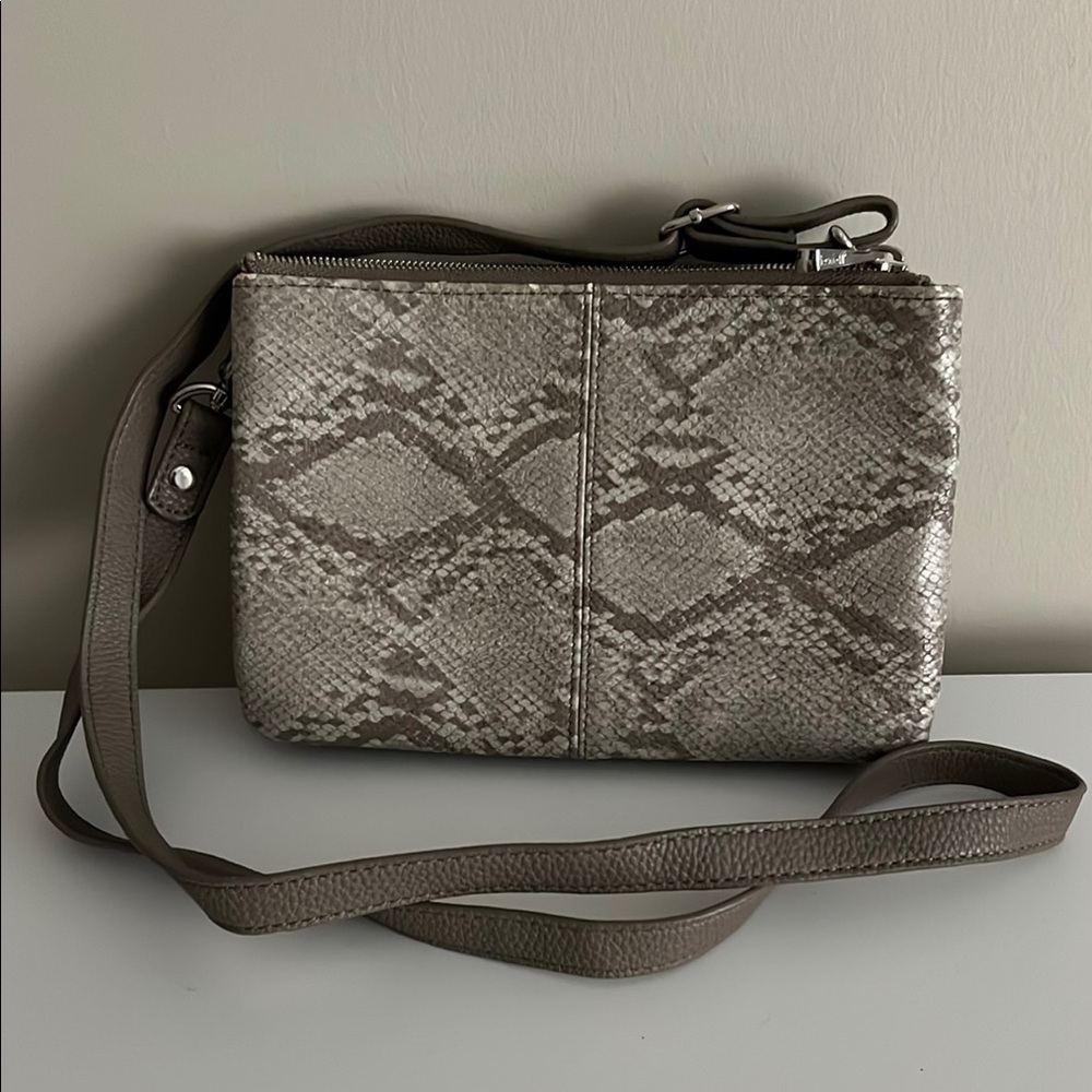 Elegant Snake Print Crossbody Bag
